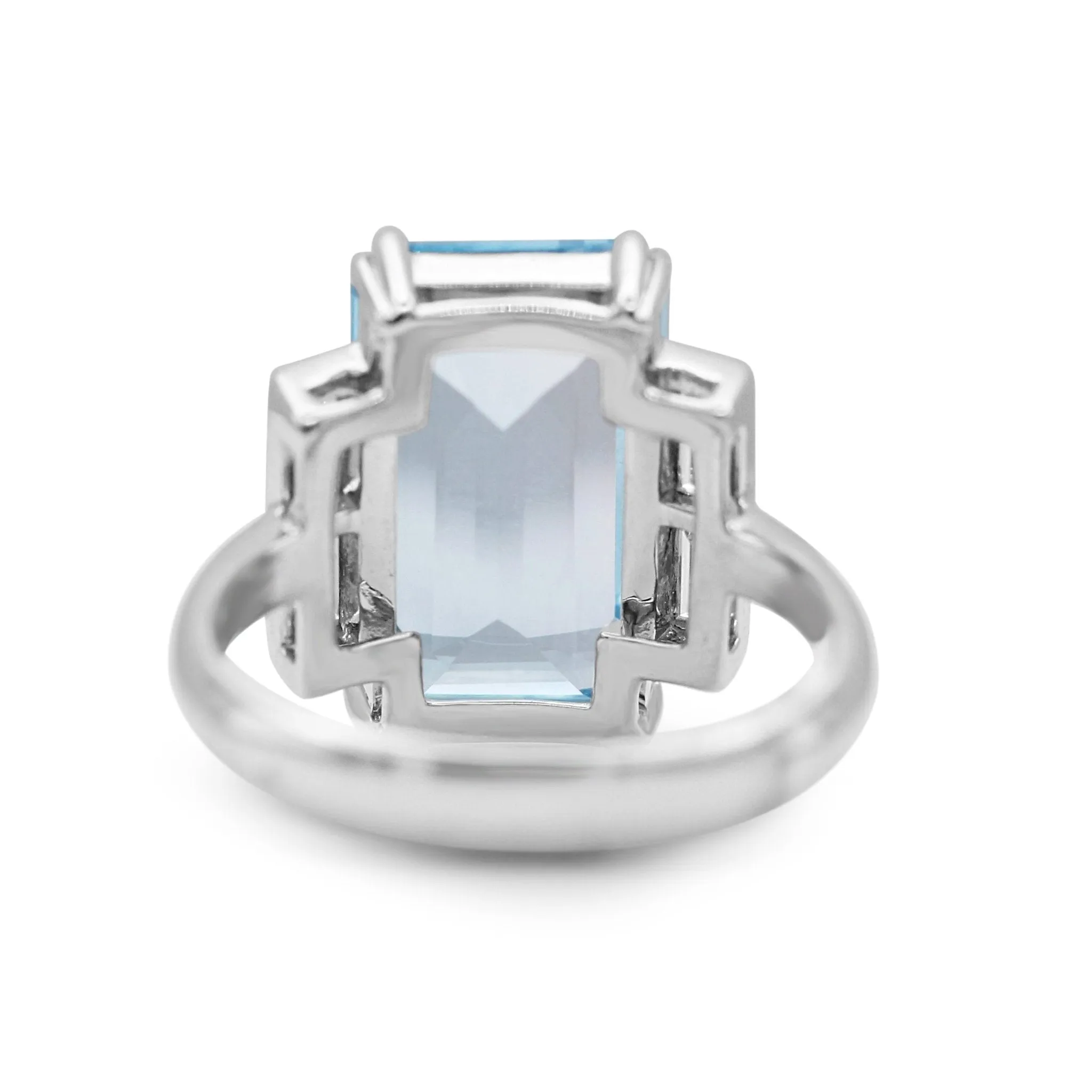 18ct White Gold Blue Topaz & Diamond Ring