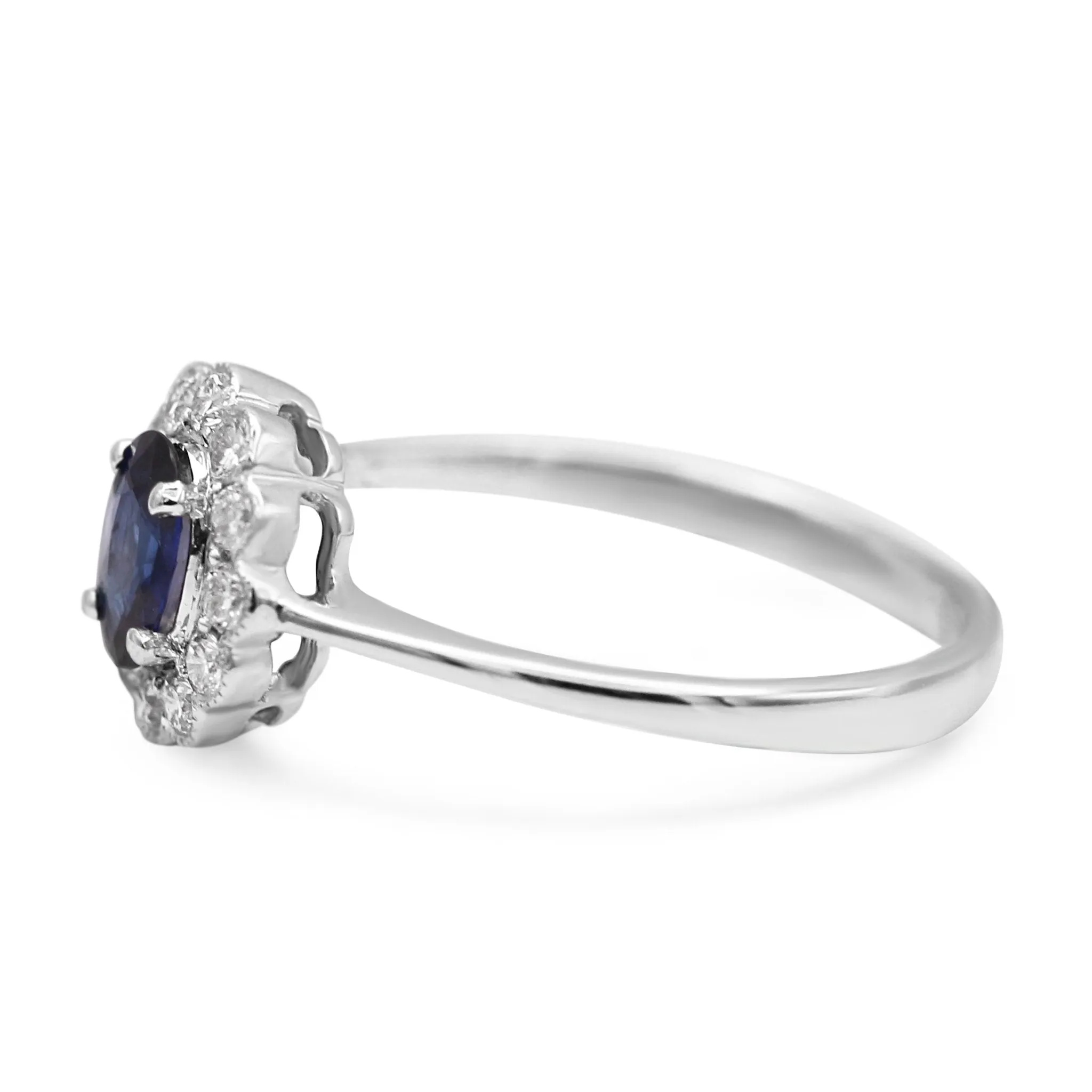 18ct White Gold Diamond & Sapphire Cluster Ring