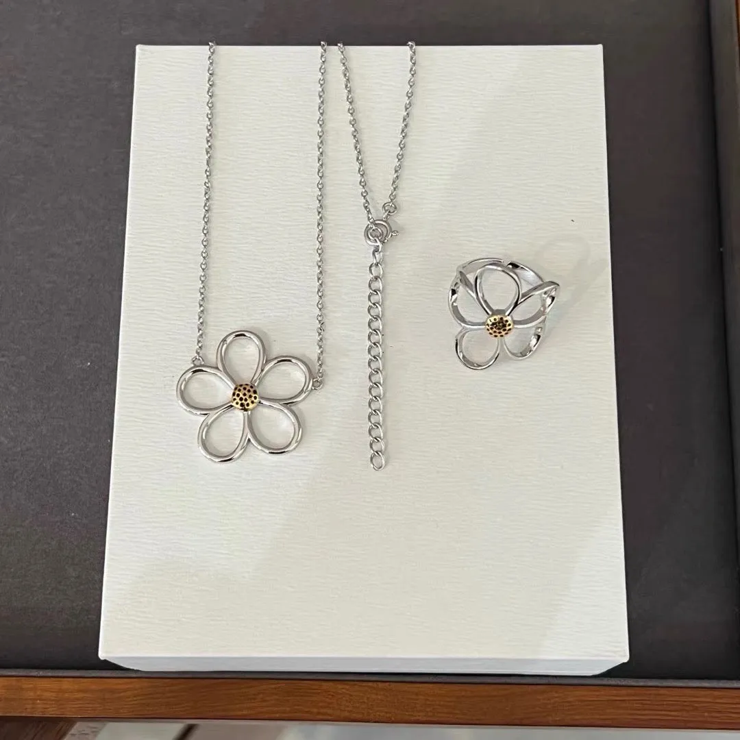 925 Sterling Silver Daisy Pendant Necklace Adjustable Chain