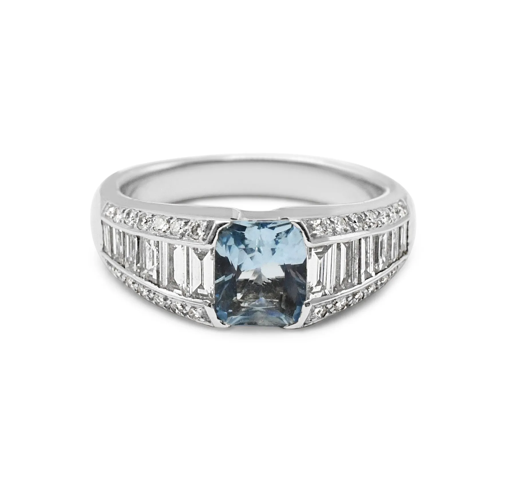 Aquamarine & Diamond Ring - 18ct White Gold