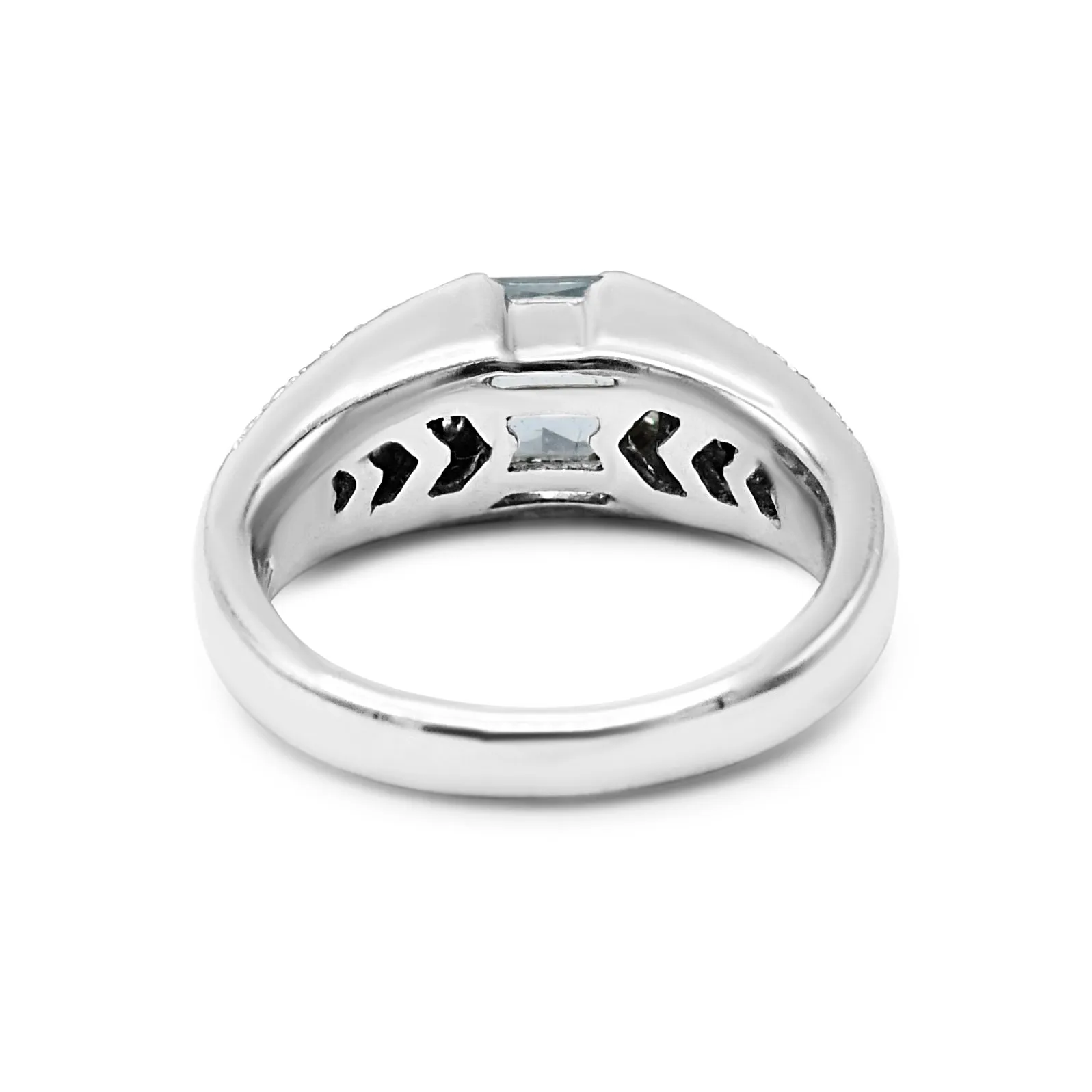 Aquamarine & Diamond Ring - 18ct White Gold