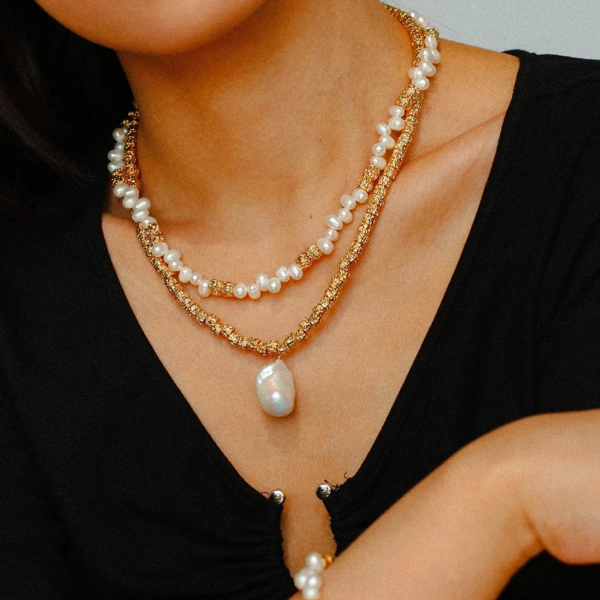 Baroque Lava Metal Series Baroque Pendant Necklace