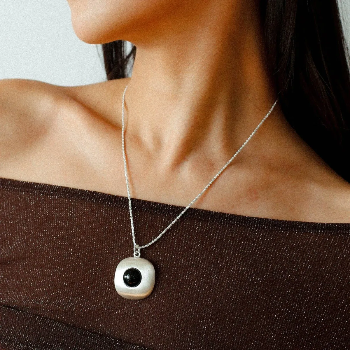 Brushed Geometric Pendant Agate Necklace