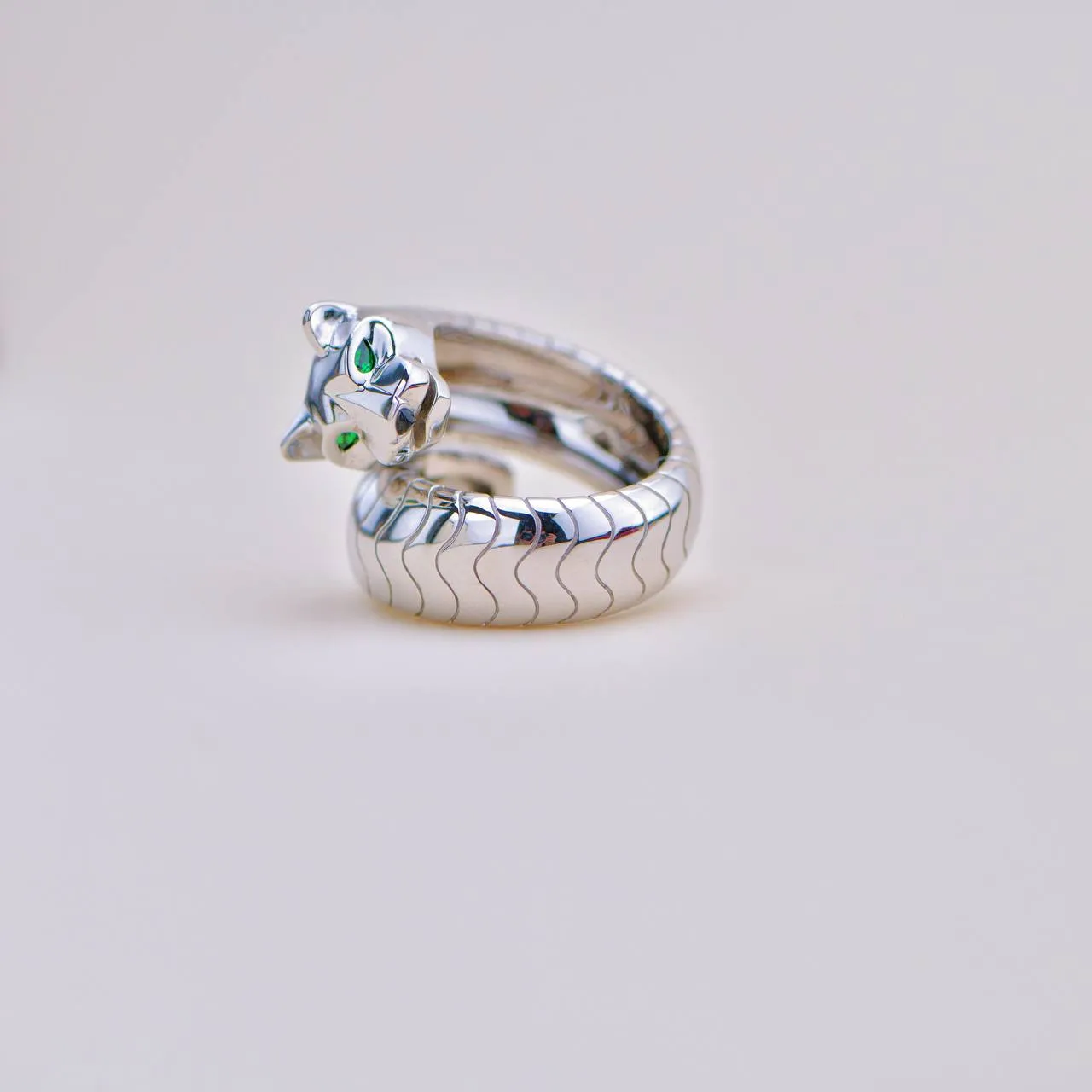 Cartier A Lakarda Panth??re 18K White Gold Tsavorite Onyx Ring Size 51
