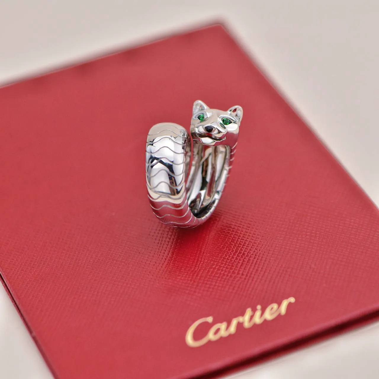 Cartier A Lakarda Panth??re 18K White Gold Tsavorite Onyx Ring Size 51