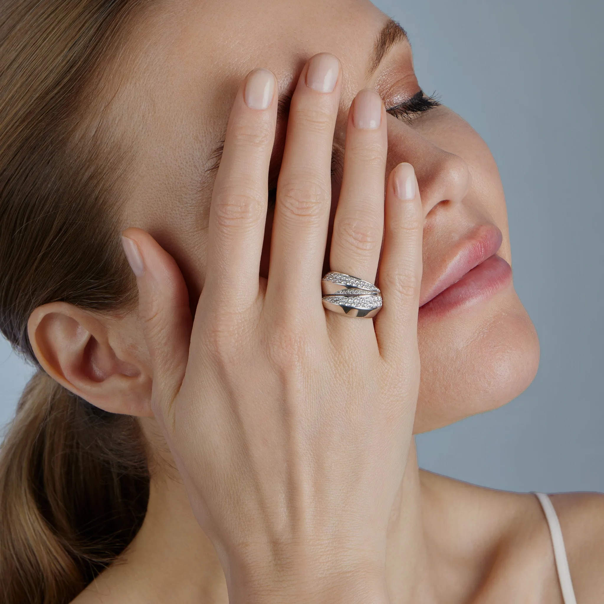 Cartier Paris Diamond "Panth??re Griffe" Ring