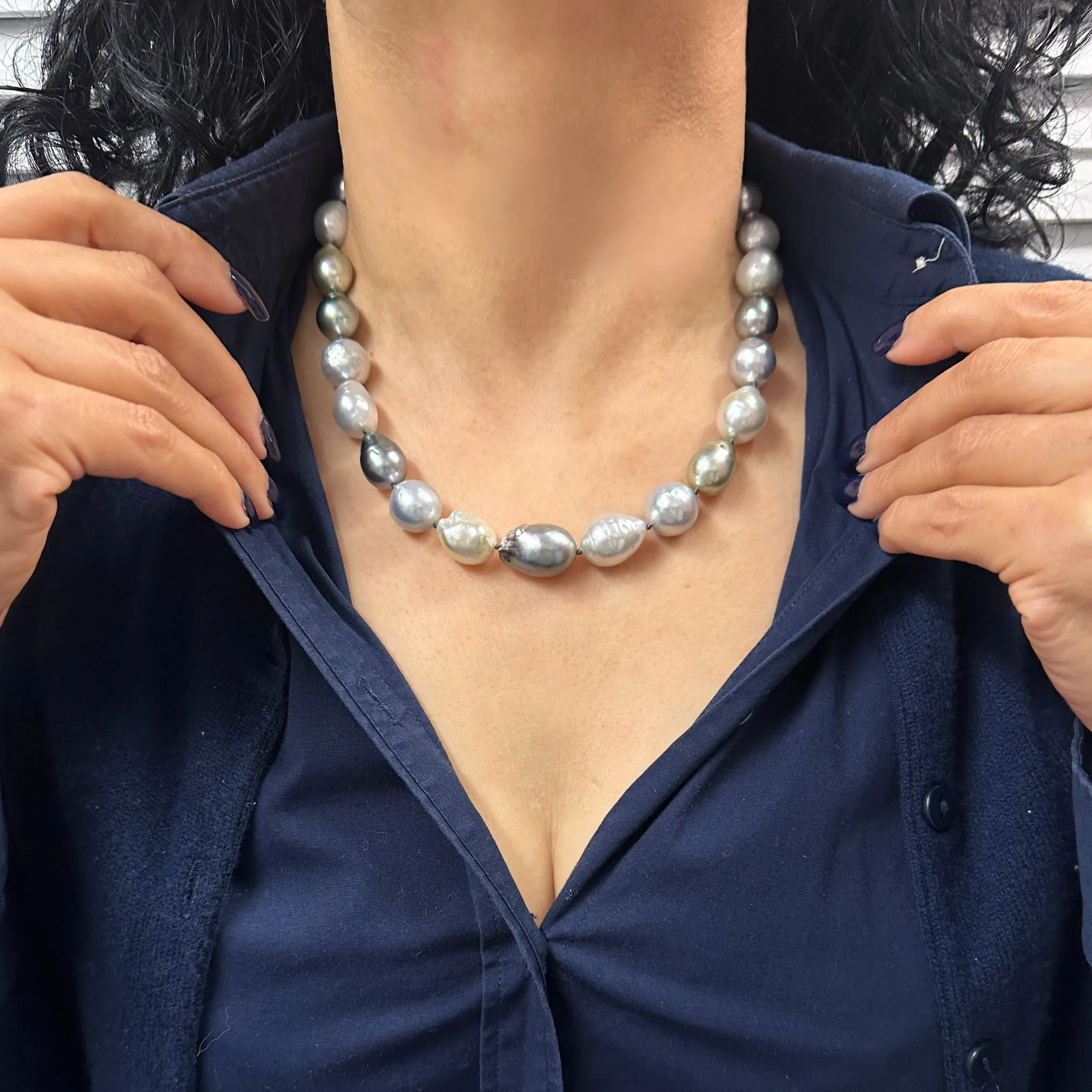 Daisy Exclusive Baroque South Sea Tahitian Pearl Necklace 18k Gold Ball Clasp