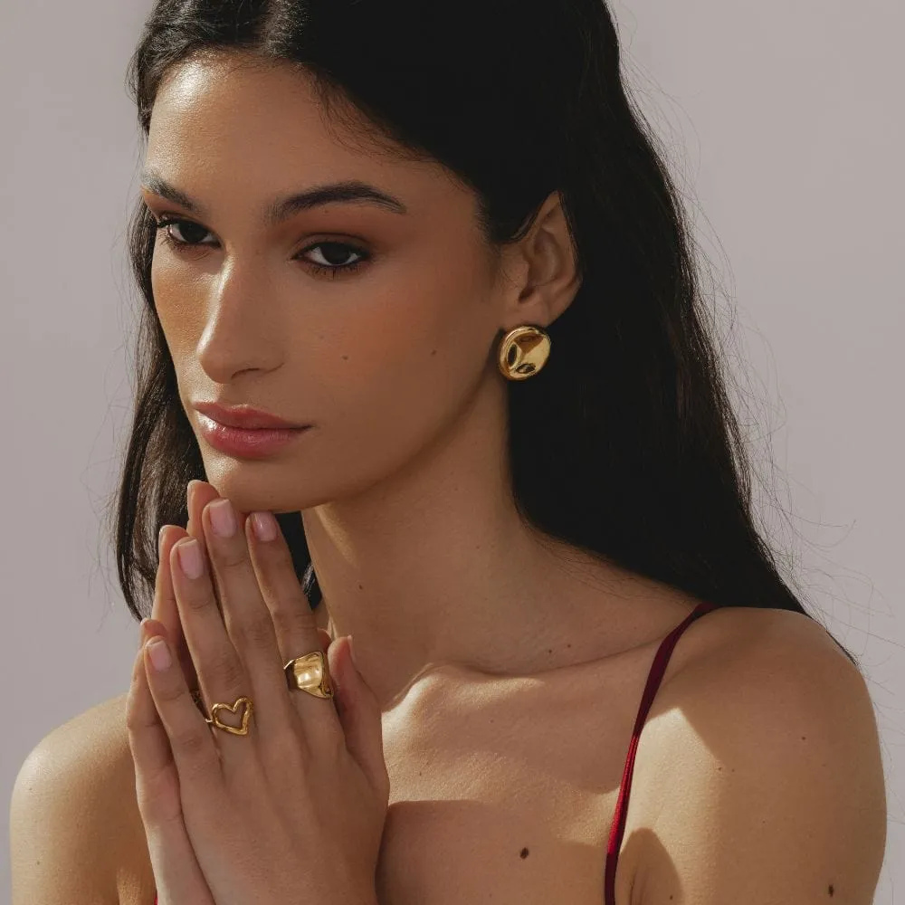 Deja Stud Earrings
