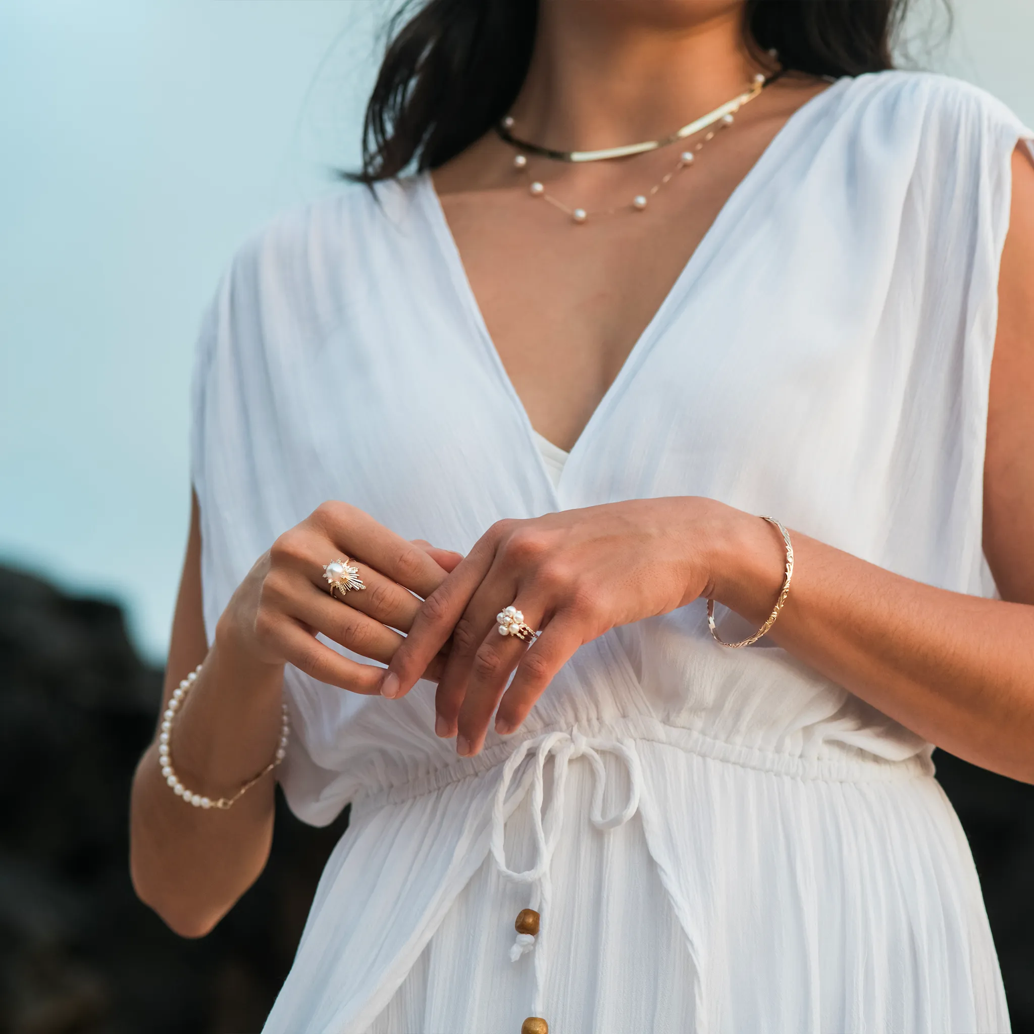 E Ho???la Akoya White Pearl Ring in Gold with Diamonds - 21mm