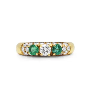 Emerald & Brilliant Cut Diamond Ring - 18ct Yellow Gold