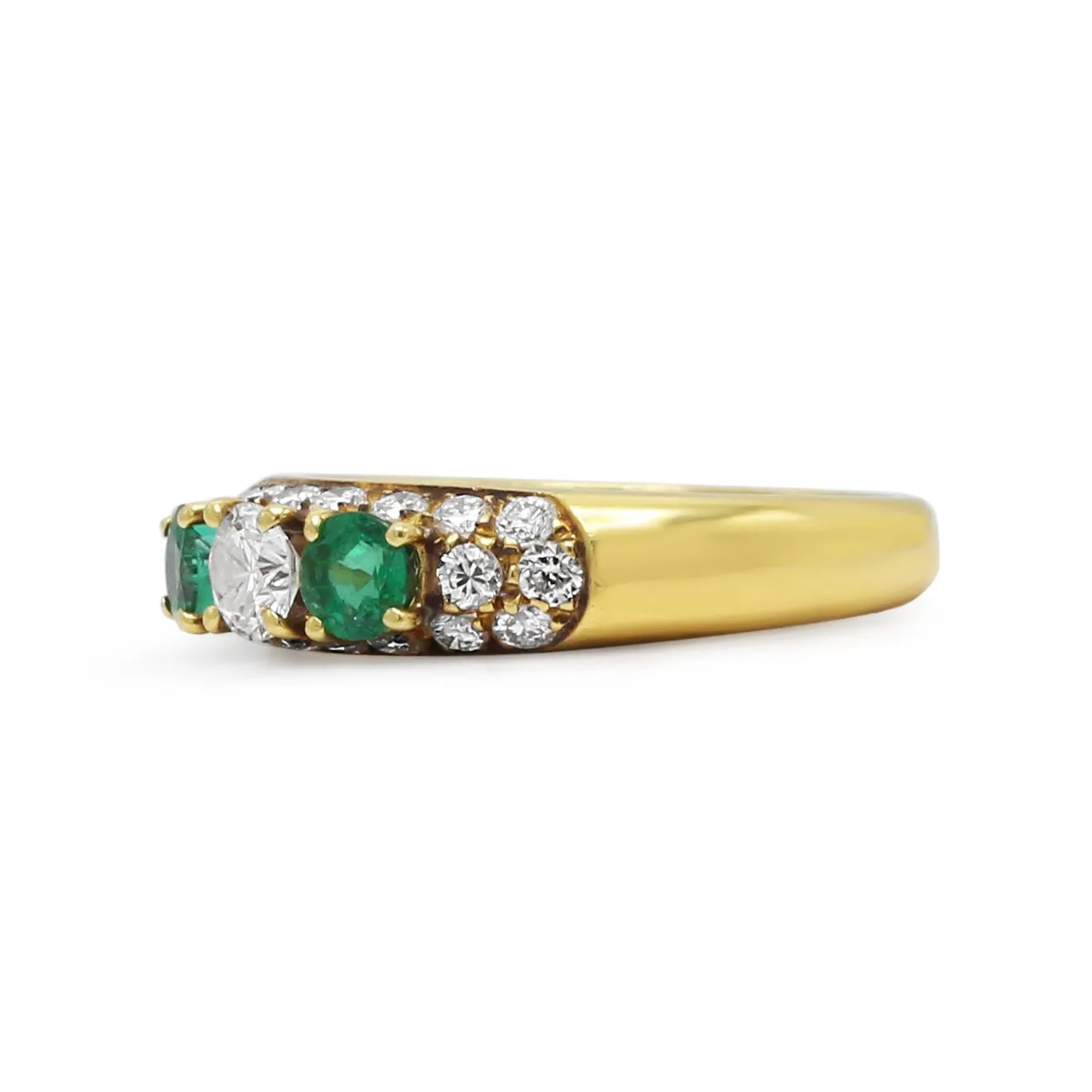 Emerald & Brilliant Cut Diamond Ring - 18ct Yellow Gold