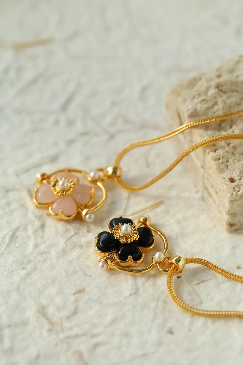 Four-leaf Clover Flower Pendant Necklaces with Black Agate