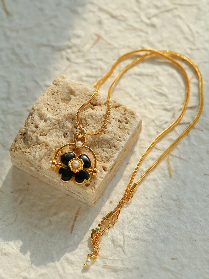 Four-leaf Clover Flower Pendant Necklaces with Black Agate