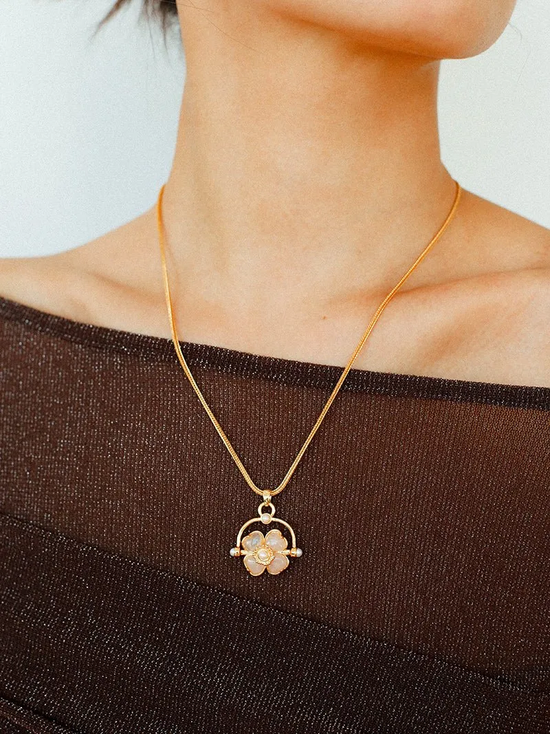 Four-leaf Clover Flower Pendant Necklaces with Rose Quartz