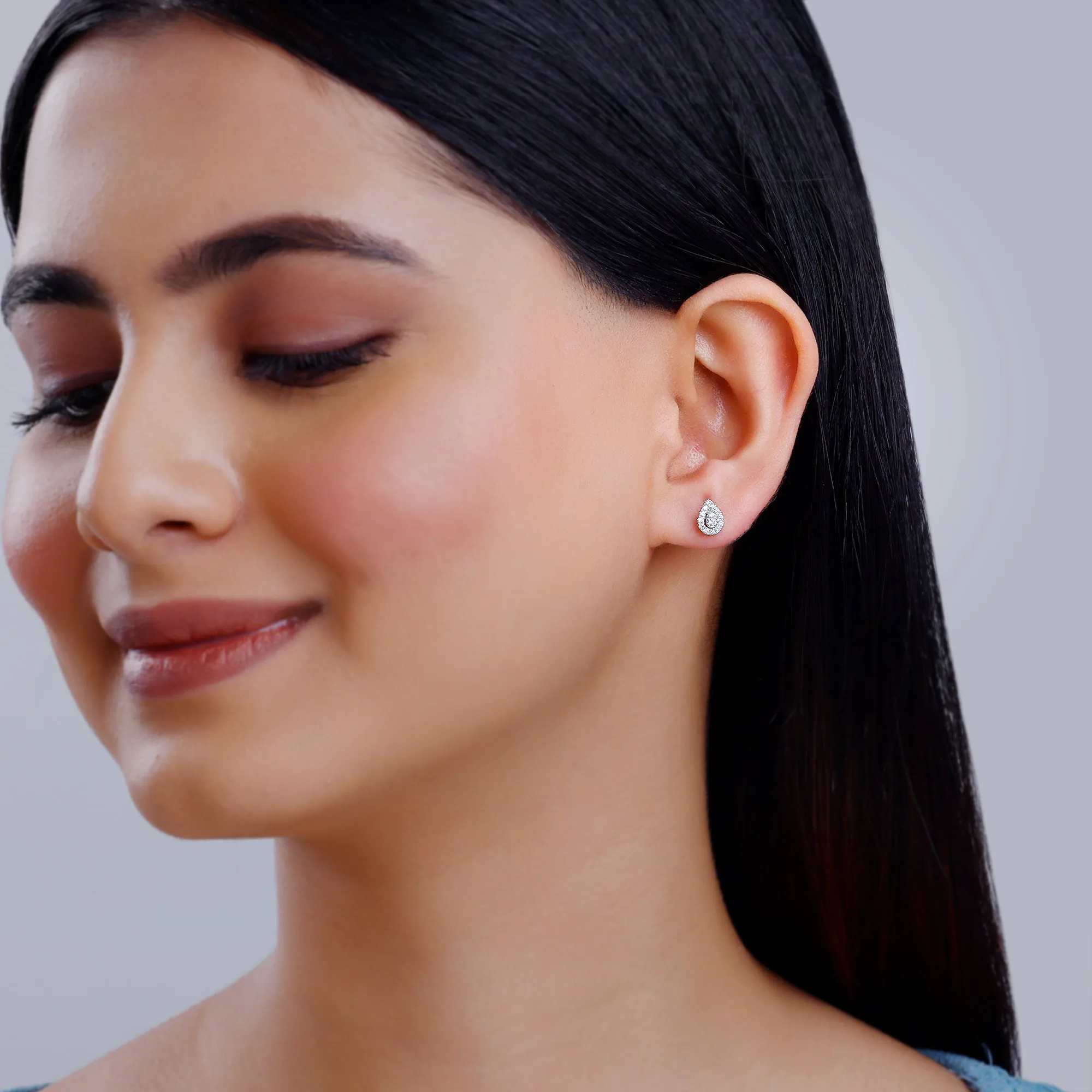 Gold Embellish Diamond Teardrop Earrings