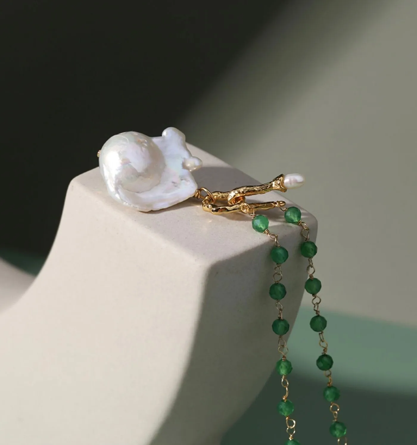 Green Agate Baroque Pearl Pendant Necklace