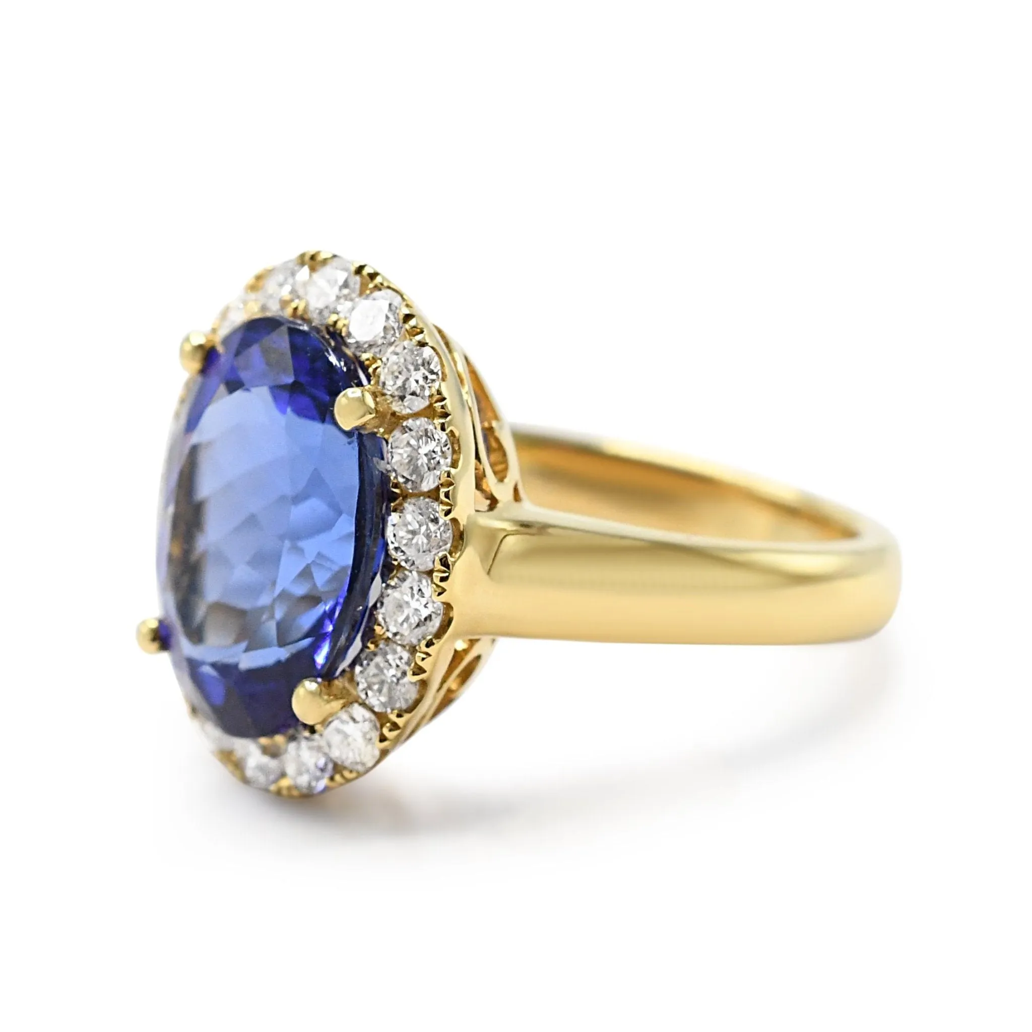 Oval Tanzanite & Brilliant Cut Diamond Cluster Ring