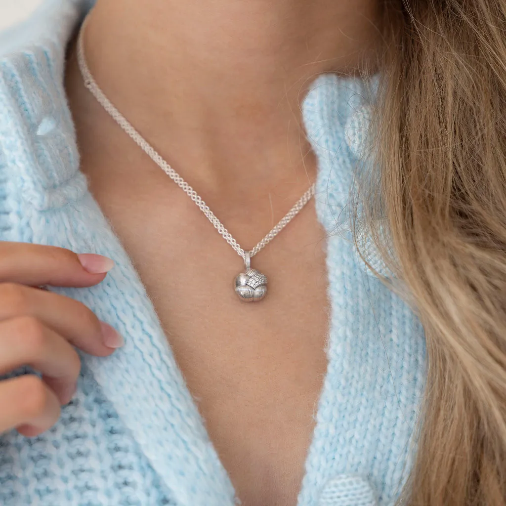 Sav 18K Whitegold Pendant w. 27 Diamonds