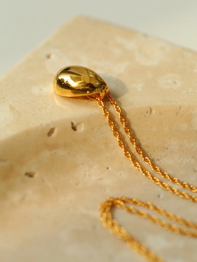 Stylish Small Water Drop Pendant Necklace - 18K Gold Vermeil