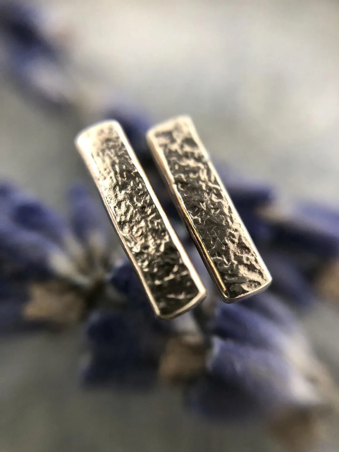 Textured Bar Studs