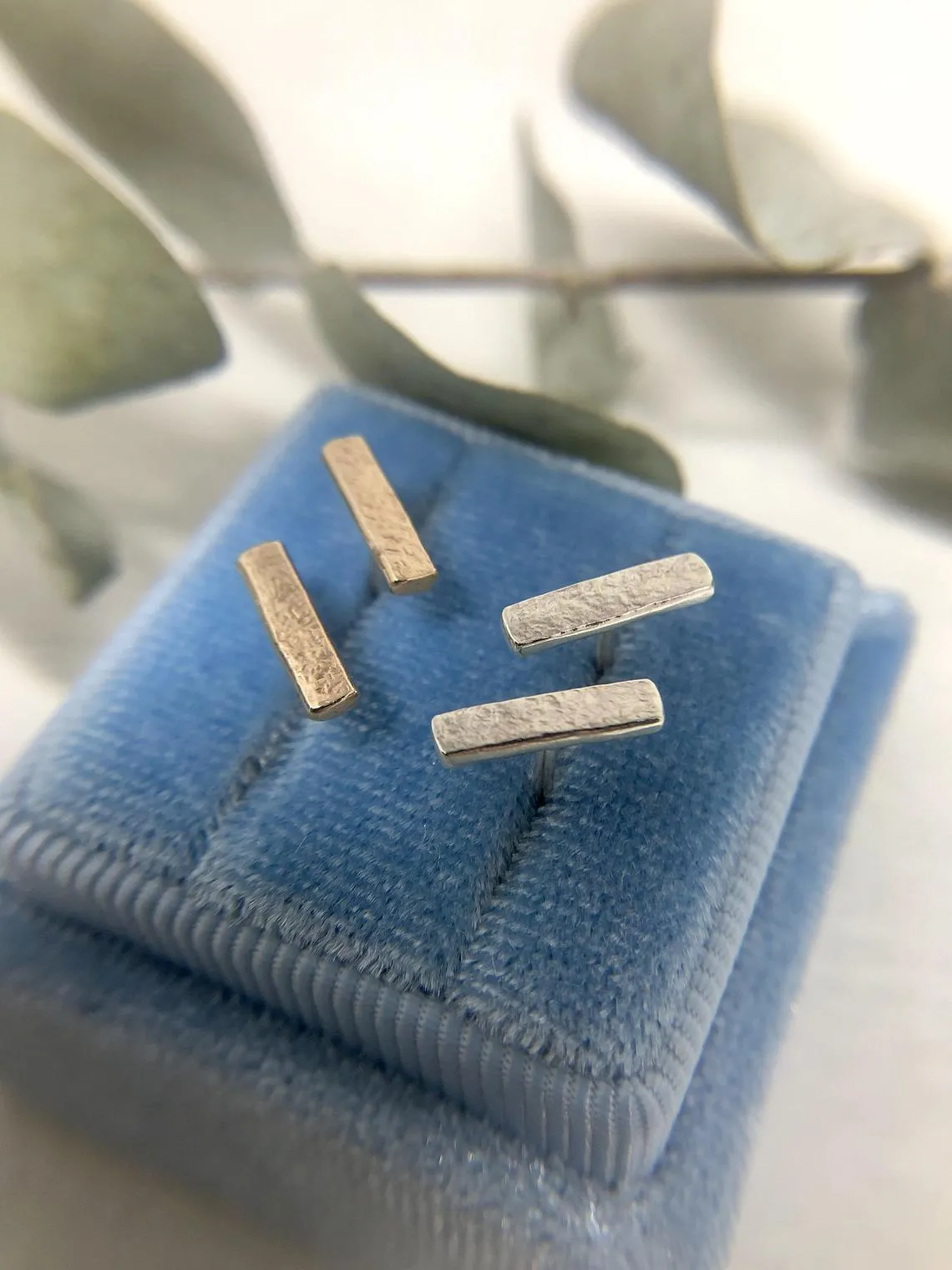 Textured Bar Studs