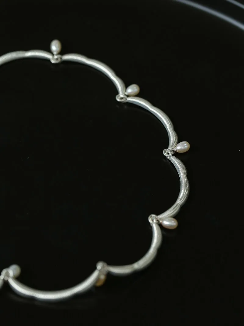 Unique Design Lace Pearl Choker-Silver