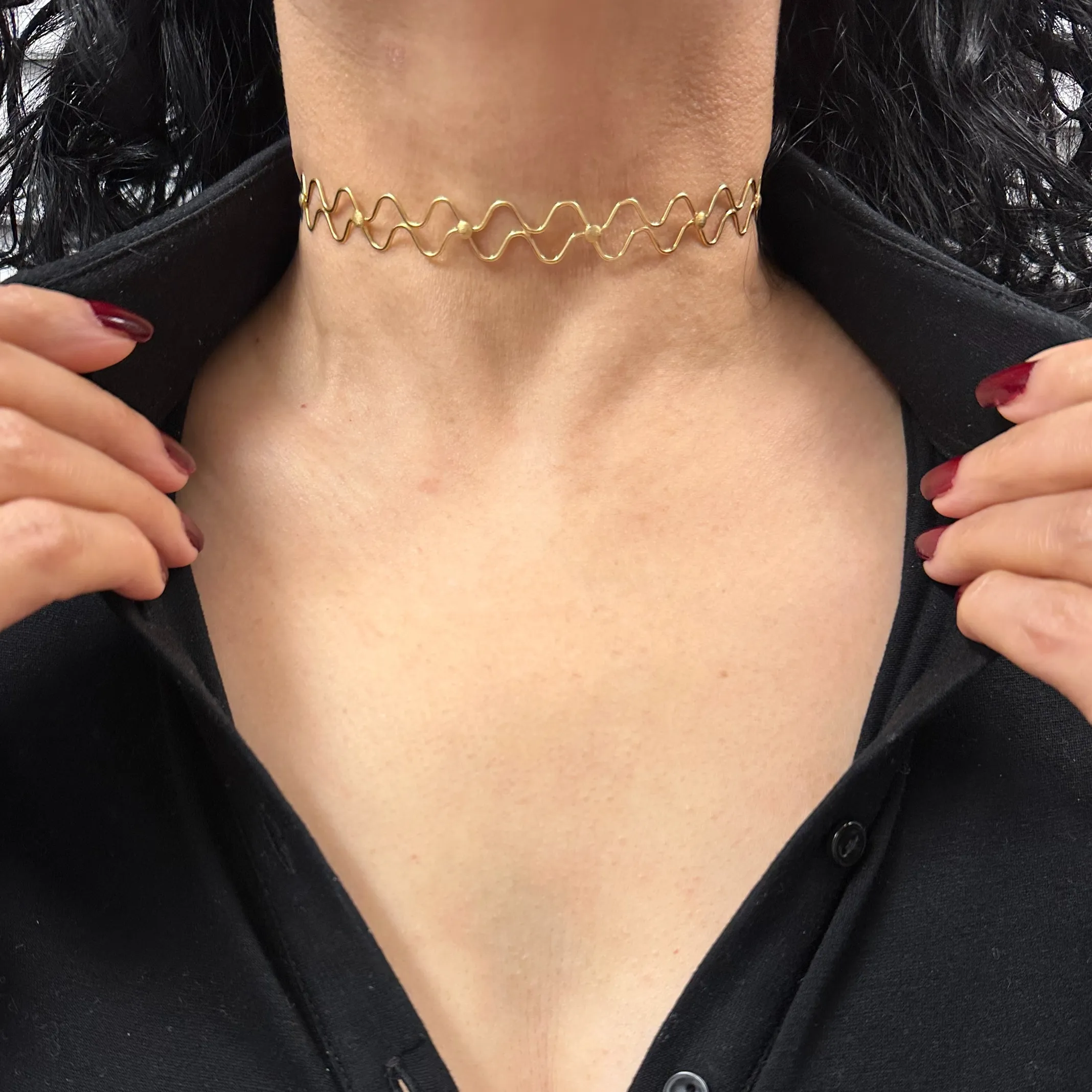 Vintage Italian Solid 18K Gold Zig-Zag Choker Necklace