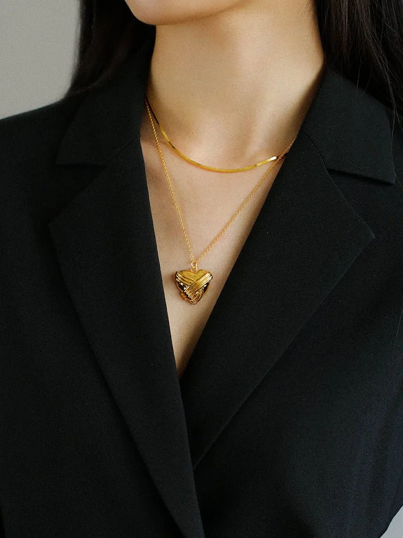 Whole Body Love Pendant Necklace - Gold